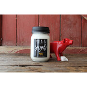 MILKHOUSE CANDLE Piena un cukura aromātiskā svece Farmhouse Jar (368 g)
