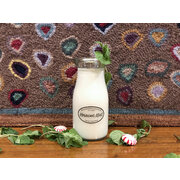 MILKHOUSE CANDLE Marokas piparmētru aromātiskā svece PIENA BOTTLE (227 g)