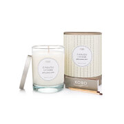 KOBO Coterie D'Anjou ličī aromātiskā svece (11 unces / 312g)