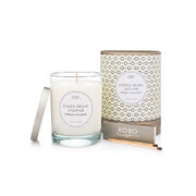 KOBO Coterie zaļo pērļu jasmīna aromātiskā svece (11 unces / 312g)