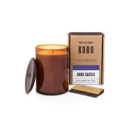 KOBO Woodblock Candle Dark Cassis aromātiskā svece (15oz / 425g)