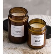 Vila Hermanos Apothecary Red Saffron & Cedar Blue aromātiskā svece 150g