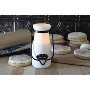 MILKHOUSE CANDLE Nana's Cookies aromātiskā svece MILKBOTTLE (227 g)