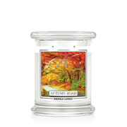 Kringle Candle Autumn Road vidēja 2-dakti aromātiskā svece (411g)