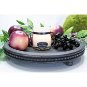 MILKHOUSE CANDLE Plūmju un plūškoka aromātiskā svece KRĒMA BURKĀ (142 g)