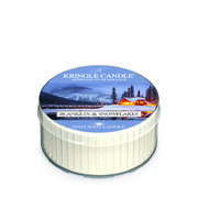 Kringle Candle Segas & Snowflakes aromātiskā svece (42g)