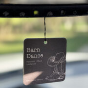 Milkhouse Candle Barn Dance auto aromāts