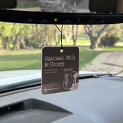 Milkhouse Candle Oatmeal, Milk & Honey automašīnu aromāts